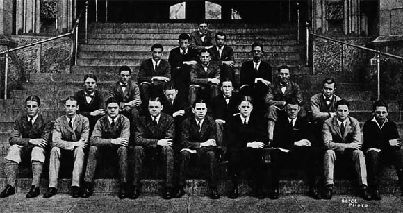 Dan Duryea in the White Plains High School Class of 1924 (fourth from right). Click to see fullsize.
