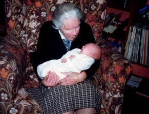 Eleanor Jauncey with her great-great niece, Cressida (1981)